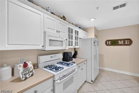 1672 Tarpon Bay Dr S 102, Naples FL - photo 9 of 38