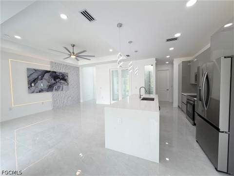 808 Congress Ave, Lehigh Acres FL - photo 7 of 24