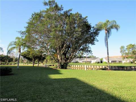 100 Forest Lakes Blvd 109, Naples FL - photo 12 of 35