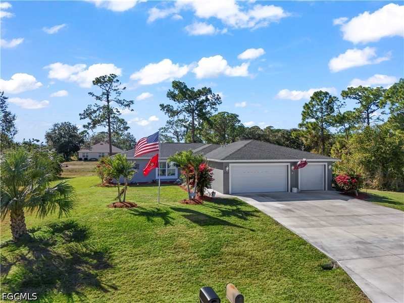 4 bedroom SingleFamilyResidence at 3008 Redwood Ln, Port Labelle, Labelle — photo 1