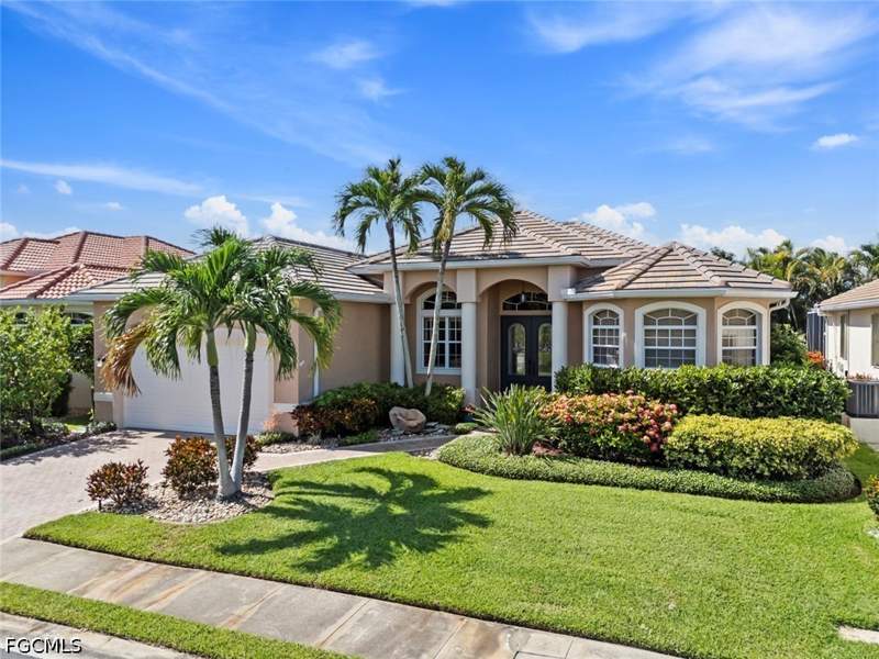 3 bedroom SingleFamilyResidence at 8348 Southwind Bay Cir, Southwind Subdivision, Fort Myers — photo 2