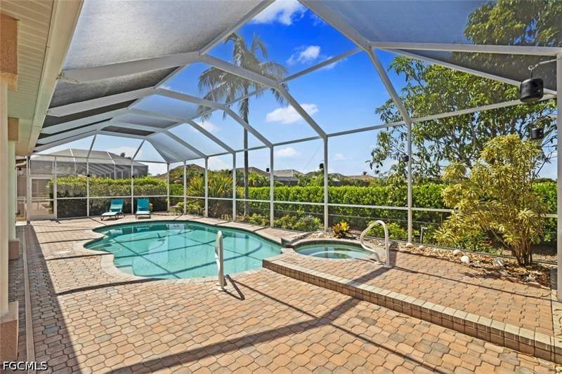 3 bedroom SingleFamilyResidence at 8348 Southwind Bay Cir, Southwind Subdivision, Fort Myers — photo 4