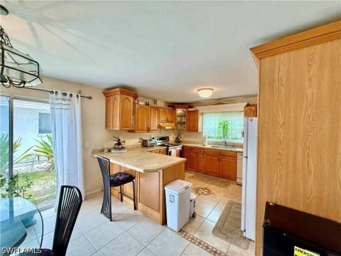 1066 Highlands Dr, Naples FL - photo 11 of 30