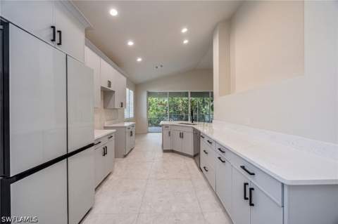 7128 Timberland Cir 201, Naples FL - photo 7 of 29