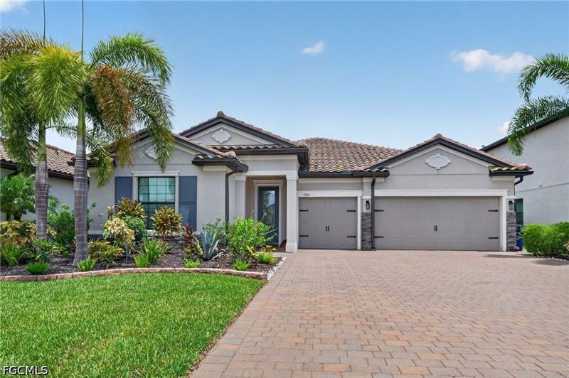 4 bedroom SingleFamilyResidence at 17624 Kinzie Ln, The Place At Corkscrew, Estero — photo 2