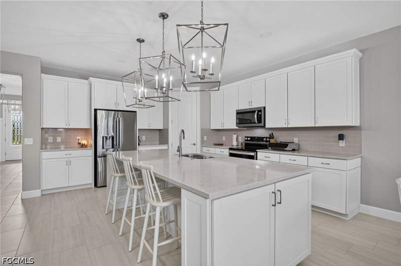 4 bedroom SingleFamilyResidence at 17624 Kinzie Ln, The Place At Corkscrew, Estero — photo 4