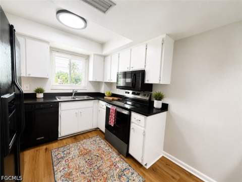 2079 Barkeley Ln 13, Fort Myers FL - photo 7 of 25
