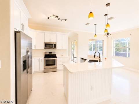 200 NW 7th Ter, Cape Coral FL - photo 10 of 21