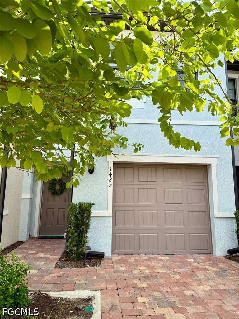 3 bedroom Townhouse at 1425 Weeping Willow CT, SAWGRASS AT CORAL LAKES, Cape Coral — photo 3