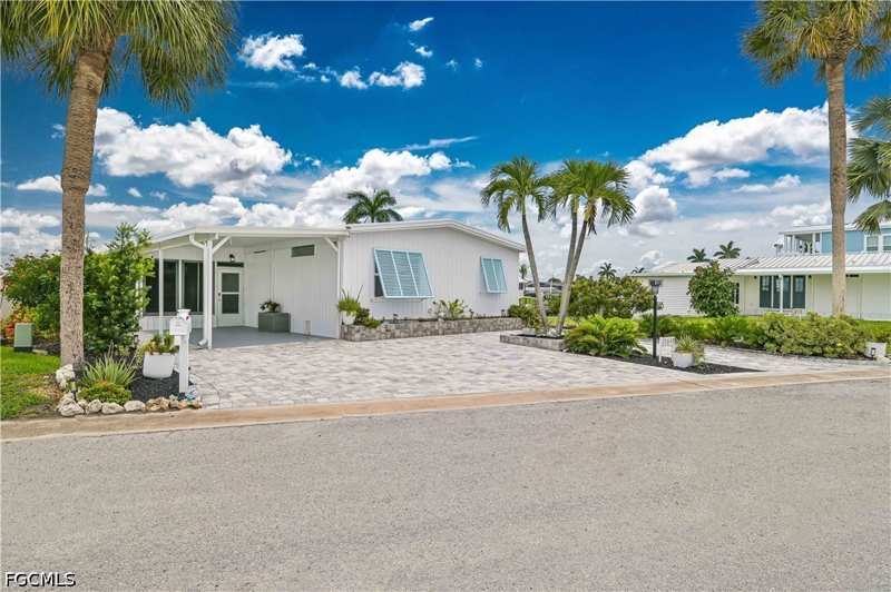 2 bedroom ManufacturedHome at 17591 Bryan Ct, Bayside Estates, Fort Myers Beach — photo 1