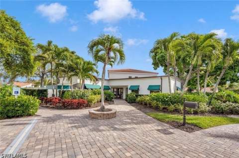 551 Beachwalk Cir, Naples FL - photo 7 of 50
