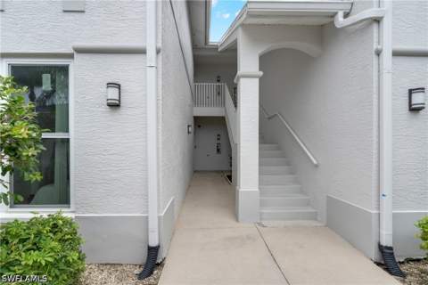 1320 Charleston Square Dr 103, Naples FL - photo 13 of 47