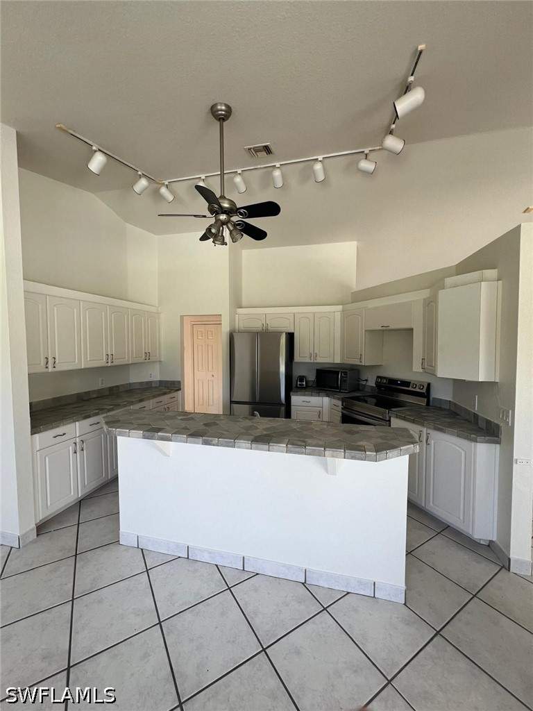 3 bedroom SingleFamilyResidence at 2875 18th Ave SE, Golden Gate Estates, Naples — photo 3