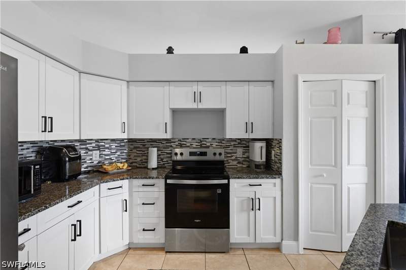 4 bedroom SingleFamilyResidence at 2930 35th Ave NE, Golden Gate Estates, Naples — photo 3