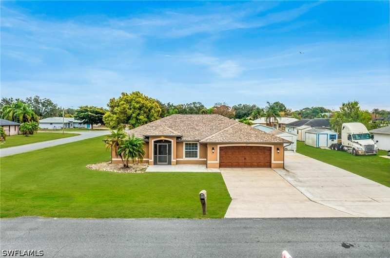 3 bedroom SingleFamilyResidence at 401 Candlewick Cir E, Covington Mead, Lehigh Acres — photo 1