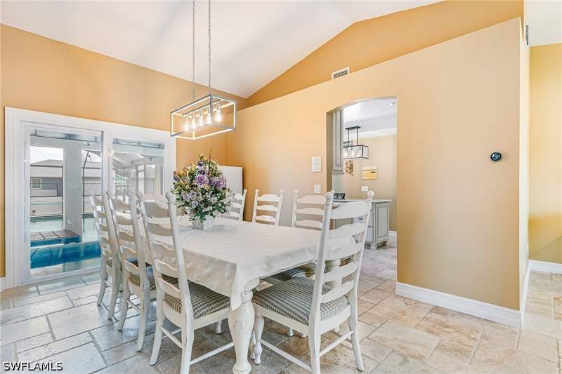 3 bedroom SingleFamilyResidence at 401 Candlewick Cir E, Covington Mead, Lehigh Acres — photo 4