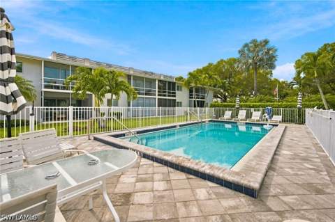 1417 Chesapeake Ave 106, Naples FL - photo 19 of 34