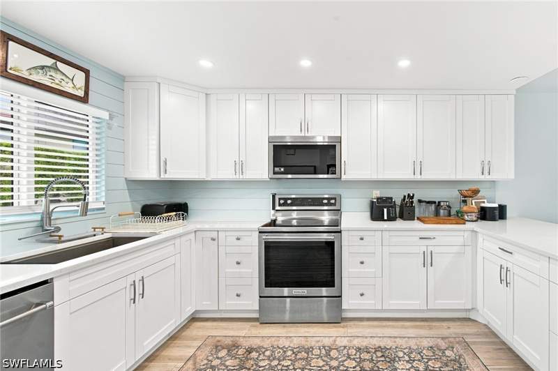 2 bedroom Condominium at 1417 Chesapeake Ave 106, Chesapeake Manor, Naples — photo 4