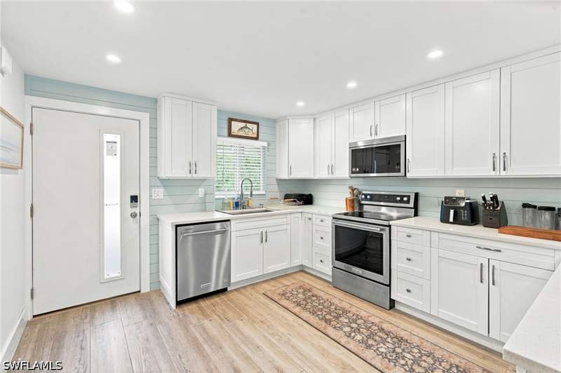 2 bedroom Condominium at 1417 Chesapeake Ave 106, Chesapeake Manor, Naples — photo 5