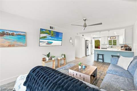 1417 Chesapeake Ave 106, Naples FL - photo 8 of 34