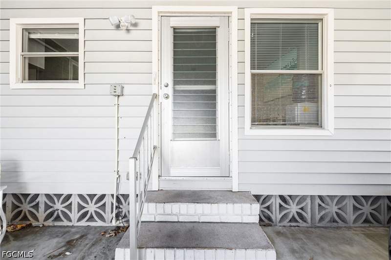 2 bedroom ManufacturedHome at 275 Boros Dr, Six Lakes Country Club, North Fort Myers — photo 5