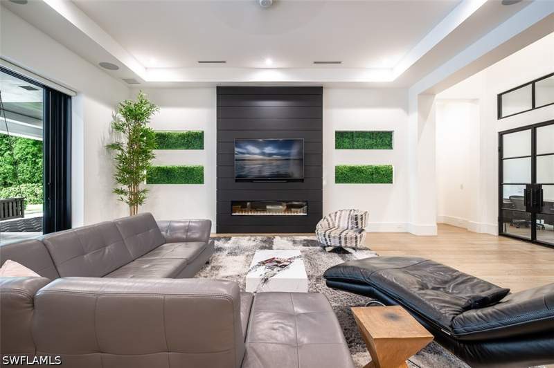 4 bedroom SingleFamilyResidence at 728 Carica Rd, Pine Ridge Estates, Naples — photo 5