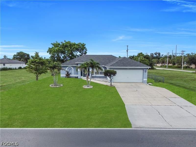 3 bedroom SingleFamilyResidence at 2321 Kismet Pkwy E, Cape Coral, Cape Coral — photo 2