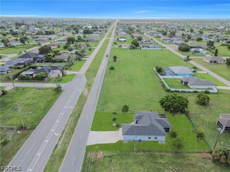 3 bedroom SingleFamilyResidence at 2321 Kismet Pkwy E, Cape Coral, Cape Coral — photo 4