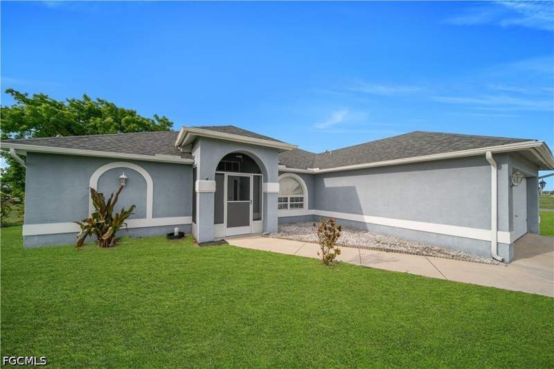 3 bedroom SingleFamilyResidence at 2321 Kismet Pkwy E, Cape Coral, Cape Coral — photo 5