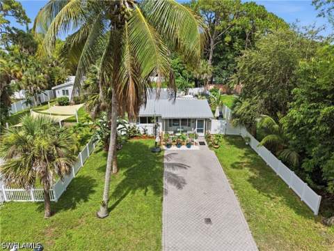 1447 Shadowlawn Dr, Naples FL - photo 20 of 30