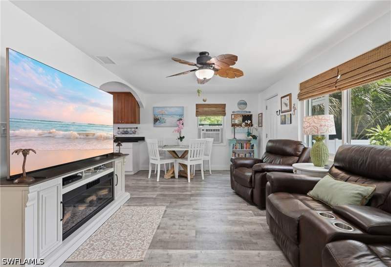 2 bedroom SingleFamilyResidence at 1447 Shadowlawn Dr, Rock Creek Park, Naples — photo 5
