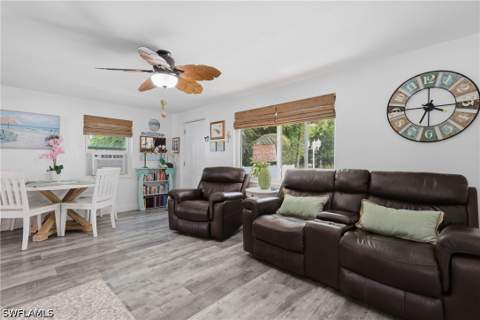 1447 Shadowlawn Dr, Naples FL - photo 9 of 30