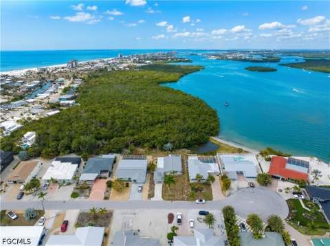 455 Donora Blvd, Fort Myers Beach FL - photo 22 of 33