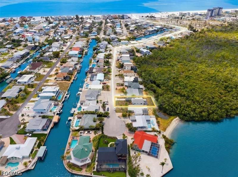 2 bedroom SingleFamilyResidence at 455 Donora Blvd, Shell Mound Park, Fort Myers Beach — photo 3