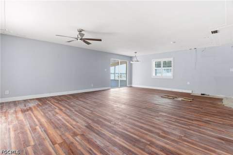 455 Donora Blvd, Fort Myers Beach FL - photo 6 of 33