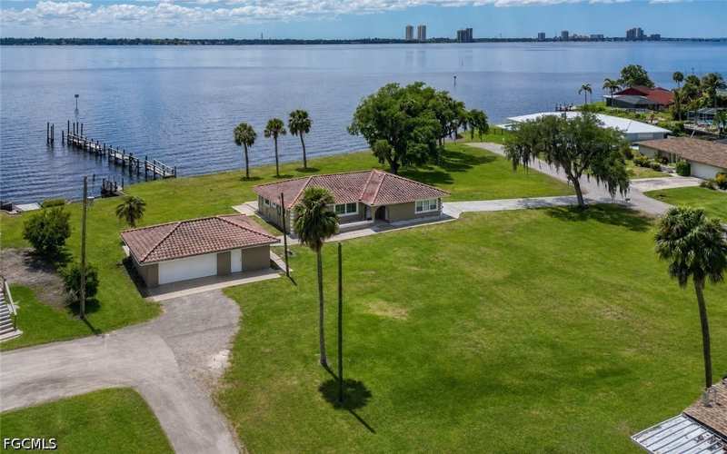 4 bedroom SingleFamilyResidence at 1808 Stevenson Rd, North Fort Myers, North Fort Myers — photo 1