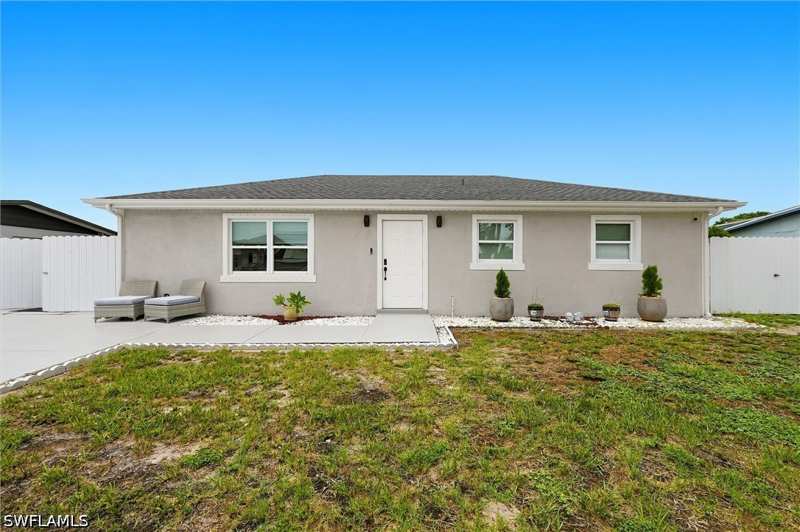 4 bedroom SingleFamilyResidence at 1776 Glenway Ct, Sabal Palm Gardens, Fort Myers — photo 1