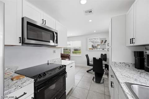 1776 Glenway Ct, Fort Myers FL - photo 10 of 33