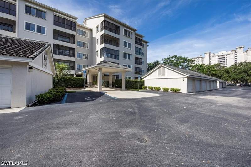 1 bedroom Condominium at 900 Arbor Lake Dr 9-307, Arbor Trace, Naples — photo 2
