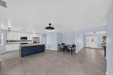 428 SW 19th Ave, Cape Coral FL - photo 7 of 28