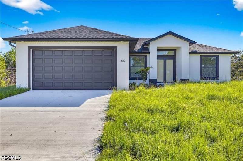 3 bedroom SingleFamilyResidence at 333 Pinehurst Ave, Lehigh Acres, Lehigh Acres — photo 1