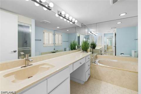 6710 Pelican Bay Blvd 422, Naples FL - photo 22 of 47