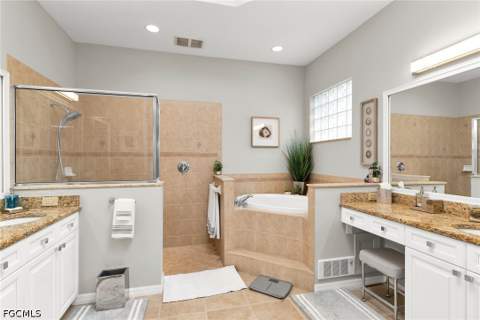 14610 Laguna Dr, Fort Myers FL - photo 17 of 36