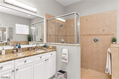 14610 Laguna Dr, Fort Myers FL - photo 18 of 36