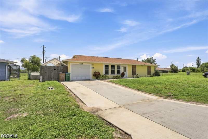 3 bedroom SingleFamilyResidence at 2303 NE 23rd Ave, Cape Coral, Cape Coral — photo 1