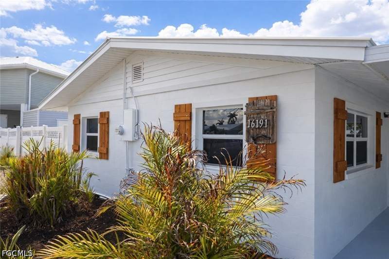 2 bedroom SingleFamilyResidence at 16191 Porto Bello St, Knights Bokeelia Isle, Bokeelia — photo 2