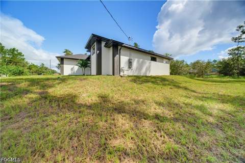 1318 Roosevelt Ave, Lehigh Acres FL - photo 17 of 60