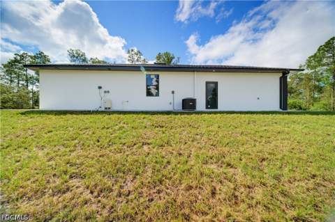 1318 Roosevelt Ave, Lehigh Acres FL - photo 21 of 60