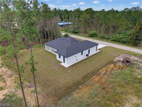 1318 Roosevelt Ave, Lehigh Acres FL - photo 6 of 60