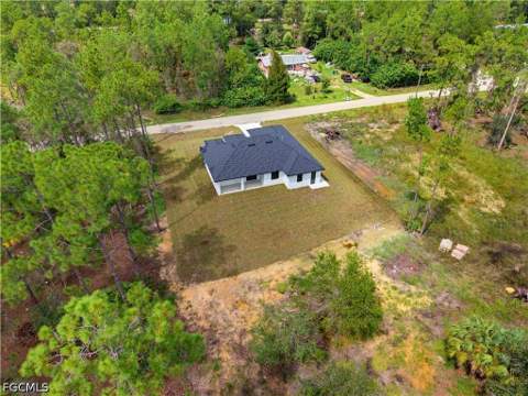 1318 Roosevelt Ave, Lehigh Acres FL - photo 7 of 60